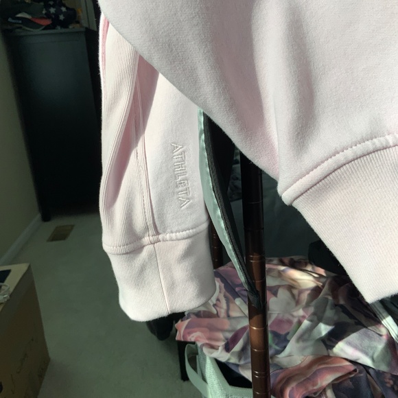 Women’s 1/2 zip sweatshirt size medium. Light pink - Picture 5 of 7